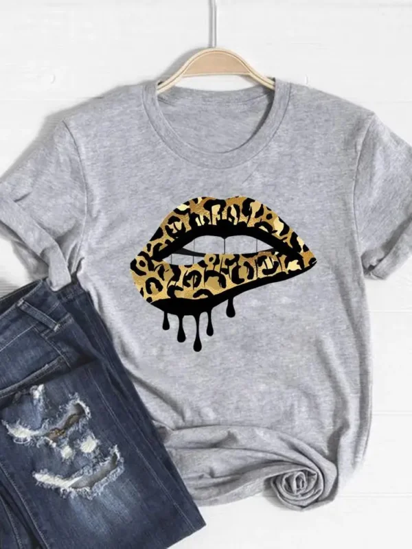 Camiseta básica para mujer, ropa con estampado de leopardo, tendencia de corazón de amor, Top bonito de verano, camiseta gráfica de manga corta a la moda - Imagen 20