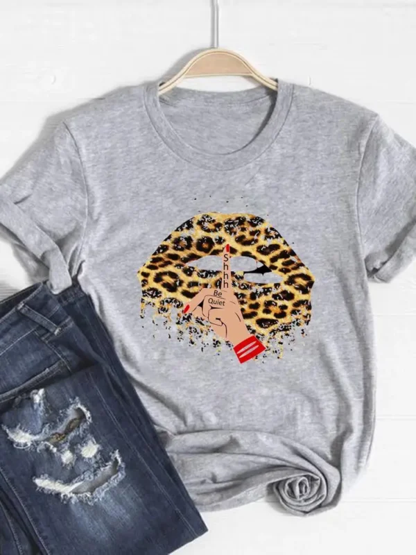 Camiseta básica para mujer, ropa con estampado de leopardo, tendencia de corazón de amor, Top bonito de verano, camiseta gráfica de manga corta a la moda - Imagen 28