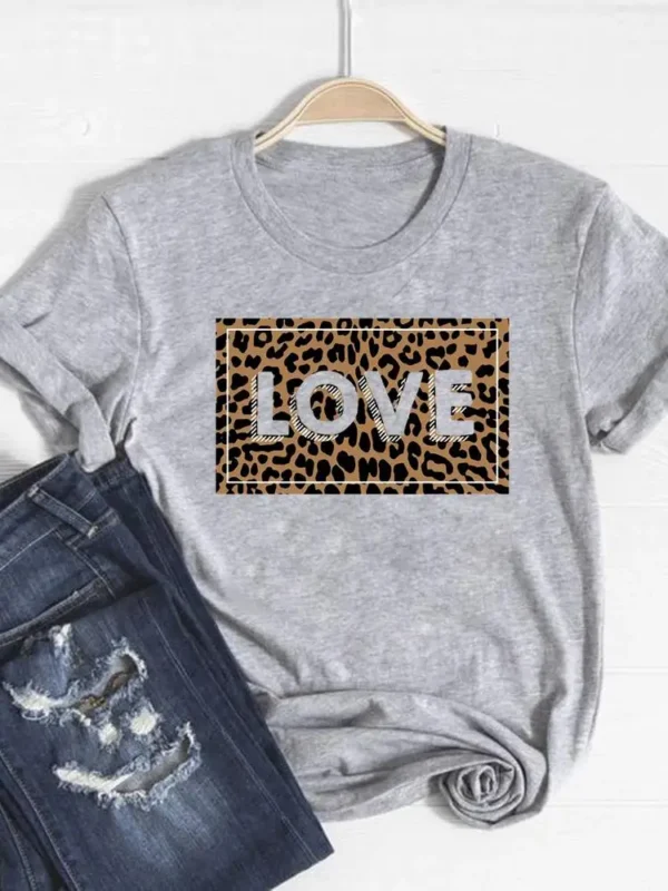 Camiseta básica para mujer, ropa con estampado de leopardo, tendencia de corazón de amor, Top bonito de verano, camiseta gráfica de manga corta a la moda - Imagen 24