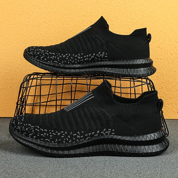 Zapatos informales transpirables para hombre, zapatos ligeros para caminar al aire libre, zapatillas antideslizantes para hombre, zapatos planos vulcanizados sin cordones 2023 - Imagen 4