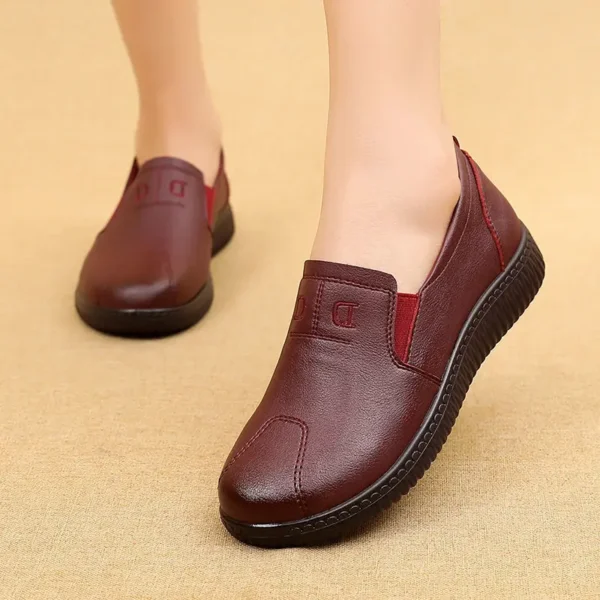 Zapatos de cuero para mamá para mujer, cómodos mocasines negros para primavera y verano, zapatos planos perezosos de suela blanda para madre y mujer - Imagen 3