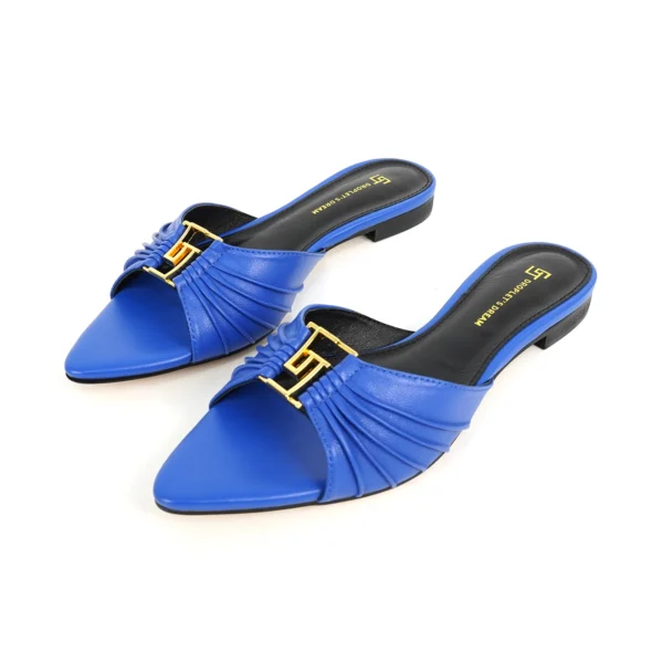 Zapatillas antideslizantes puntiagudas a la moda para mujer, zapatillas de marca de lujo para exteriores con parte inferior plana de cuero, talla grande 34-44 - Imagen 11