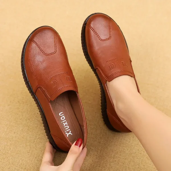 Zapatos de cuero para mamá para mujer, cómodos mocasines negros para primavera y verano, zapatos planos perezosos de suela blanda para madre y mujer - Imagen 5