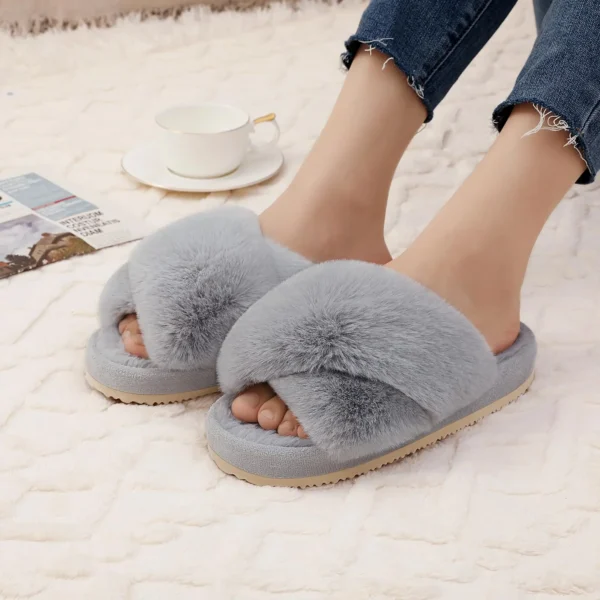 Zapatillas de casa peludas a la moda, chanclas de piel esponjosa para mujer, zapatillas planas peludas para dormitorio, zapatos de interior con banda cruzada de suela gruesa - Imagen 2