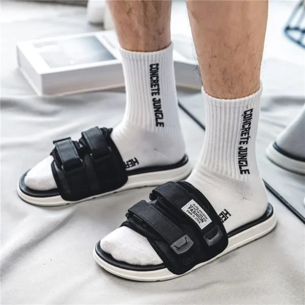 Zapatillas de exterior para hombre, zapatillas informales de interior, zapatillas antideslizantes con gancho de fondo suave, sandalias de verano de playa a la moda, chanclas - Imagen 6