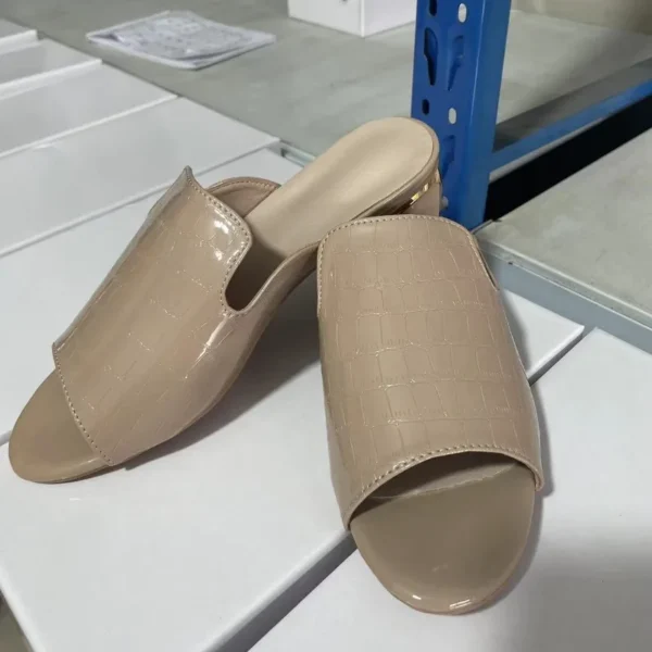 Zapatos de cuero suave para mujer, chanclas rojas sexis para mujer, zapatillas deslizantes de tacón a la moda para verano, Sandalias cómodas para niñas - Imagen 8