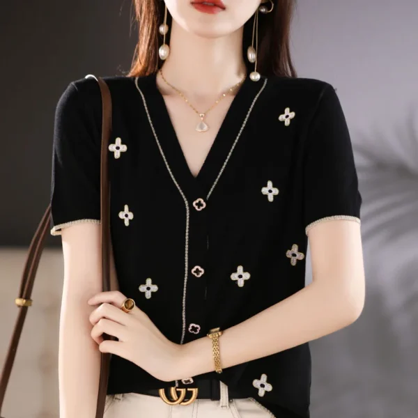Suéter de Cachemira con cuello en V para mujer, cárdigan de manga corta con hierba de cuatro hojas, suave, Moda de Primavera y otoño, 2023 - Imagen 4