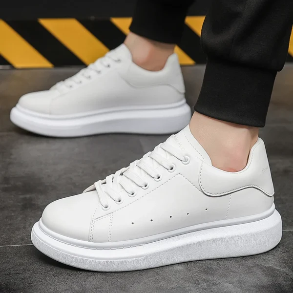Zapatos blancos pequeños para hombre, zapatillas clásicas de plataforma impermeables, transpirables, para deportes al aire libre, primavera y otoño - Imagen 6