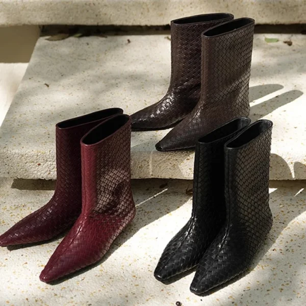 Botas de piel de vaca para mujer, botines de media pantorrilla adelgazantes Retro tejidos, a la moda, con cabeza cuadrada, holgados, de manga recta, otoño e invierno