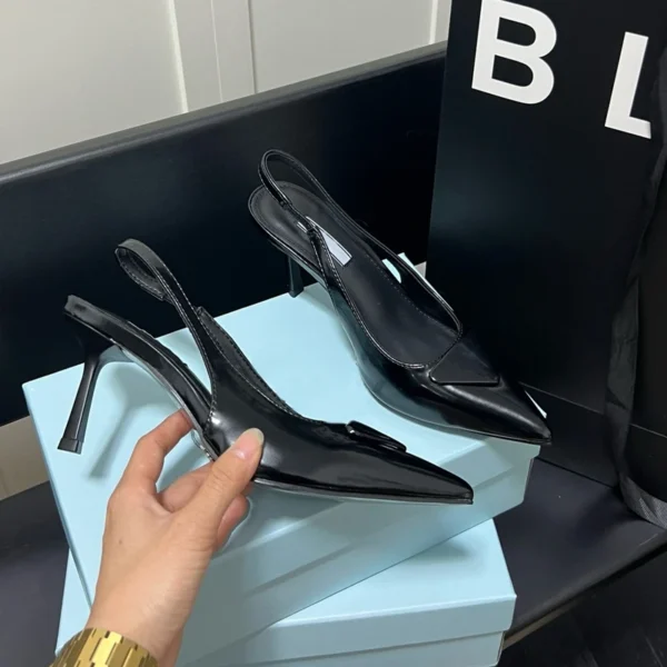 Zapatos de tacón alto finos con punta estrecha para mujer, zapatos de oficina elegantes y huecos, sandalias de diseñador clásicas de charol, zapatos de tacón para mujer