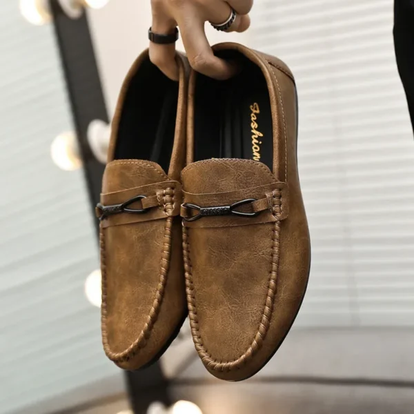 Mocasines para hombre, zapatos planos casuales cómodos, mocasines transpirables para hombre, zapatos de conducción de cuero suave sin cordones 2023 - Imagen 2