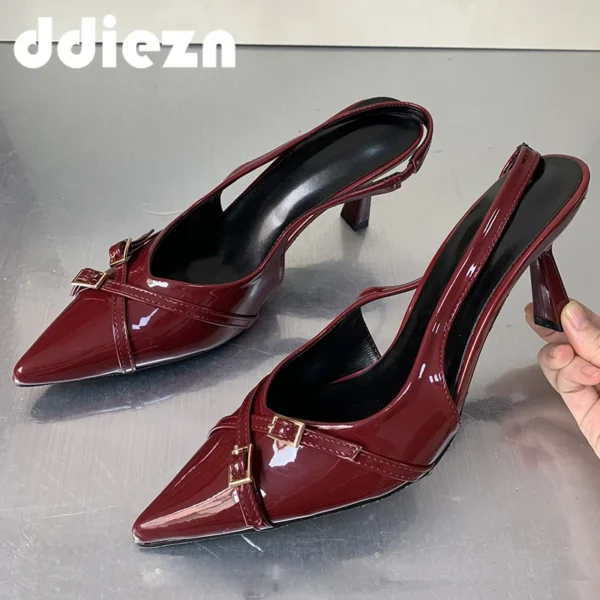 Sandalias femeninas de moda, tacones rojos a la moda, zapatos de tacón para mujer, calzado con talón descubierto, zapatos con hebilla y punta estrecha, zapatos de tacón para mujer - Imagen 3