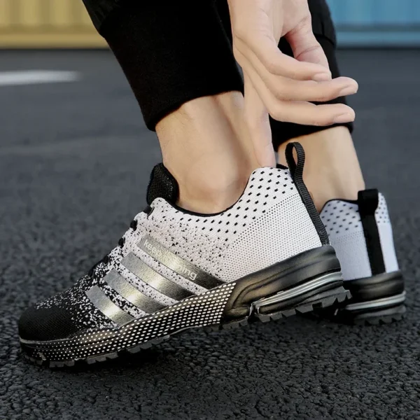 Zapatillas de deporte para Hombre, zapatos deportivos negros cómodos de malla transpirable a la moda, calzado informal antideslizante para correr al aire libre, Zapatillas para Hombre - Imagen 4
