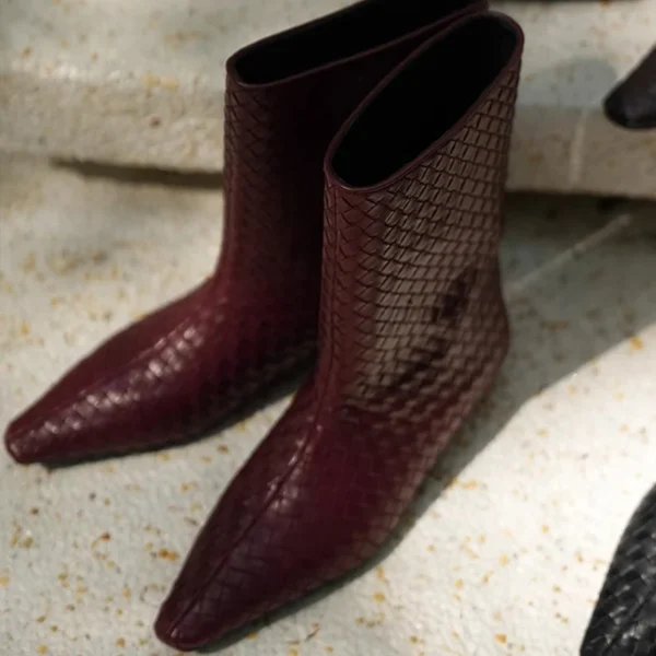 Botas de piel de vaca para mujer, botines de media pantorrilla adelgazantes Retro tejidos, a la moda, con cabeza cuadrada, holgados, de manga recta, otoño e invierno - Imagen 6