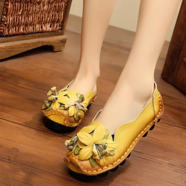 Zapatos planos de cuero genuino para mujer, mocasines antideslizantes con flores, mocasines Retro de talla grande 41 42 - Imagen 6