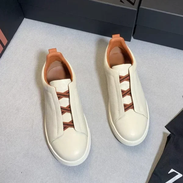 Zapatos para hombre de la fábrica, capa superior de cuero de vaca, zapatos informales transpirables de verano, tablero de piel de ciervo de lujo, versátil