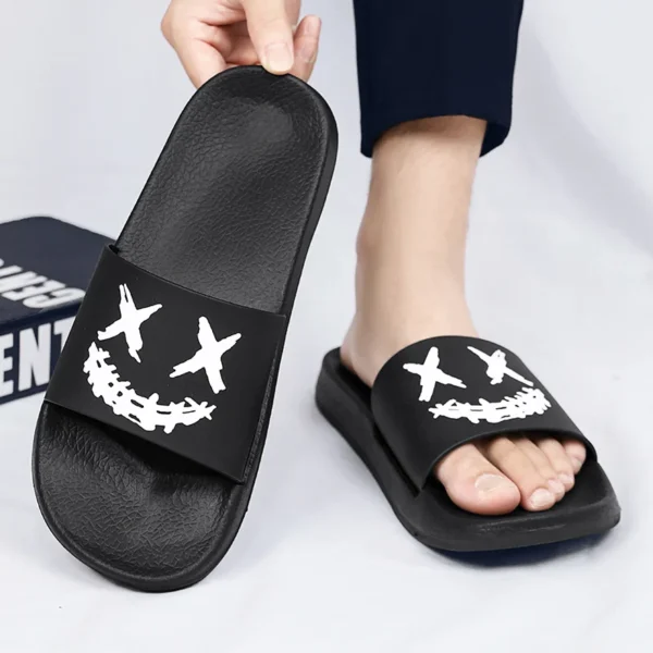 Zapatillas para hombres desgastadas externamente verano chanclas de moda baño antideslizante interior y hogar sandalias - Imagen 2